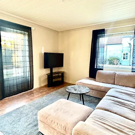 Med To Soverom I Sentrum Apartment